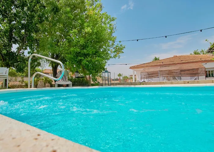 Nice Home In La Carlota With Kitchenette